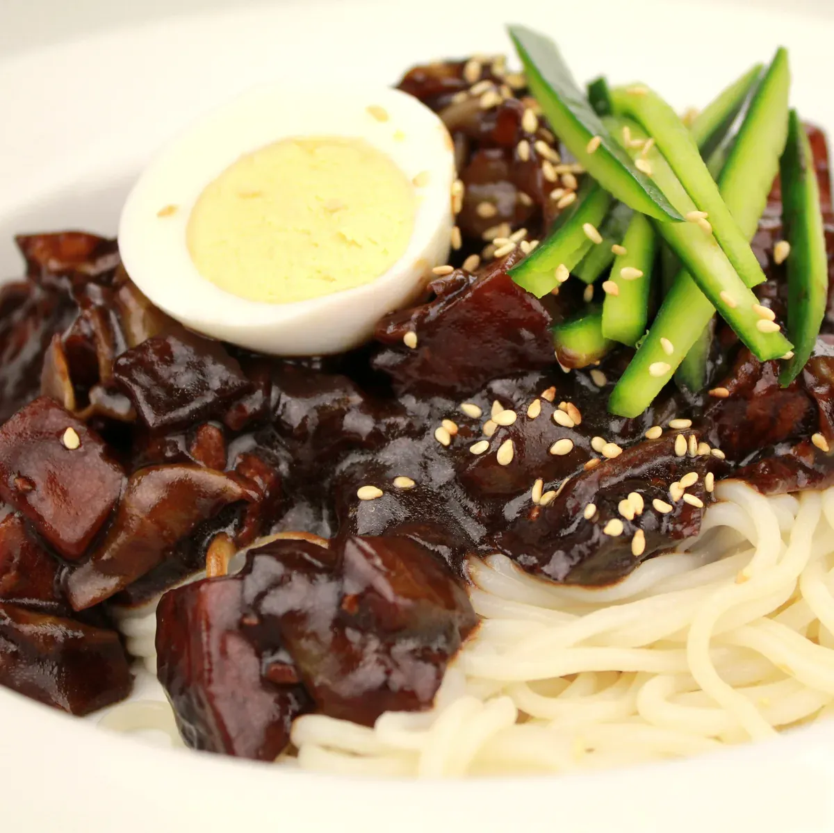 Jajangmyeon 짜장면